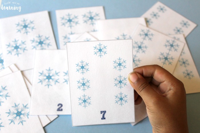 Printable Snowflake-Themed Counting Flashcards