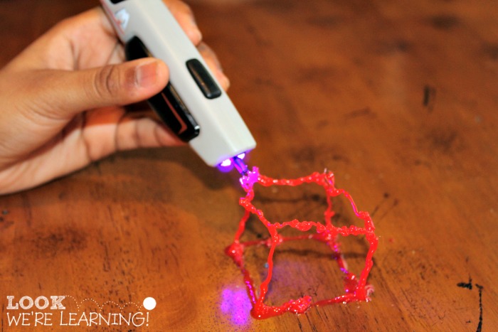 3D Printing Cube with the Atmosflare Pen