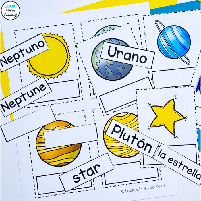 English and Spanish Solar System Labeling Cards