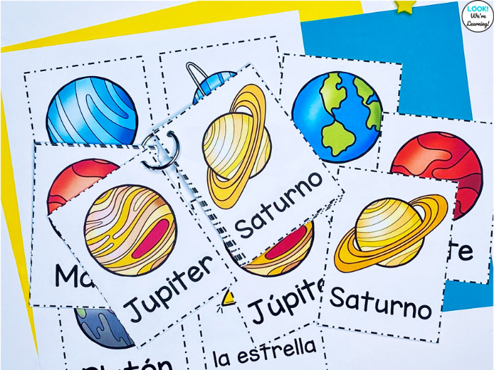 Using Spanish Language Solar System Learning Cards