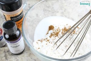 Simple Pumpkin Pie Playdough Recipe