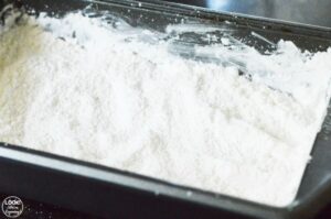 How to Make DIY Kinetic Sand