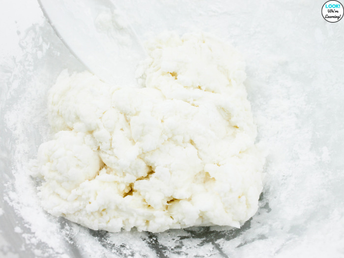 How to Mix Marshmallow Edible Playdough